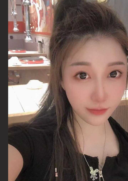 杭州财经大学 在校大四御姐 何睿萱 平时高冷女神范没想到