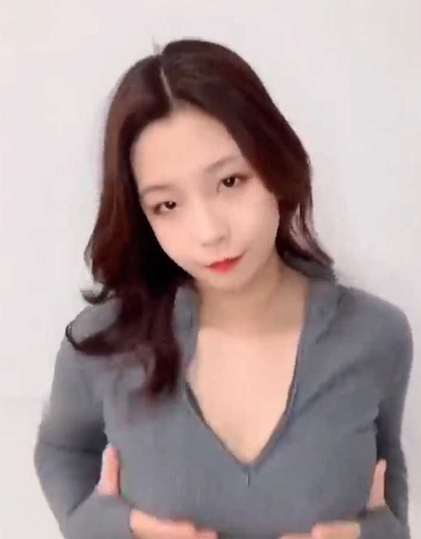 极品微胖御姐女神 实则是一条反差