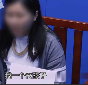 恶人先告状！小仙女打K喝酒上头 拿酒瓶猛砸服务员 “我怎么可能打他呢 我一个女孩子”