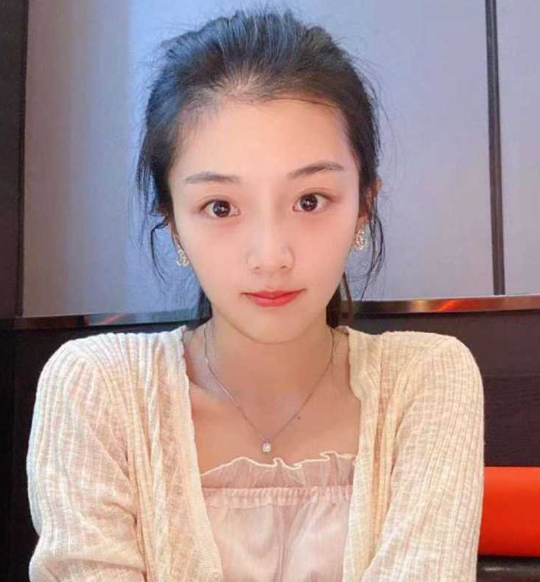 绝美反差空姐 刘菲