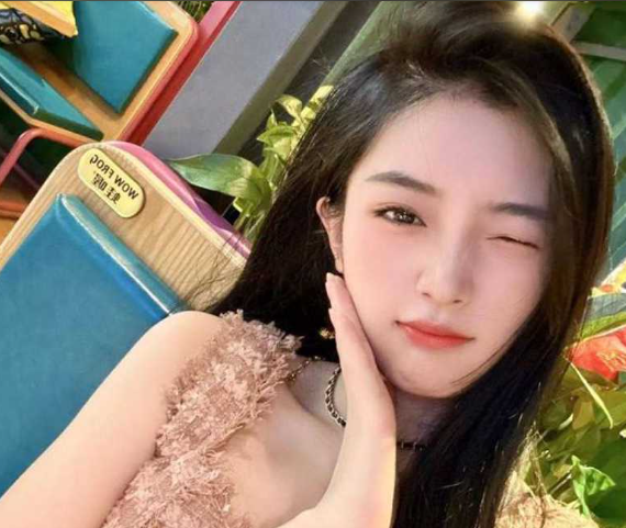 绝美反差空姐 刘菲