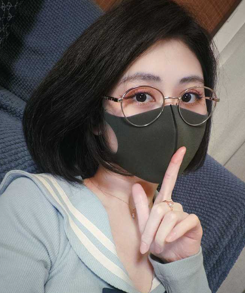 推特肤白貌美网红 Naimi1咪