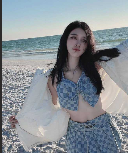佛罗里达白富美留学生 张颖 肤白貌美大长腿