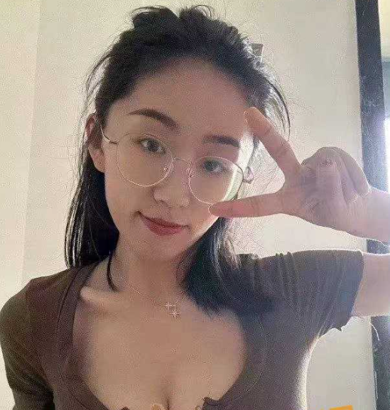 上海出轨事件女主最新后续！女子停职后跑去开直播后