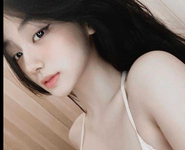 越南知名豪1辣模Tran Hà Linh陈海灵
