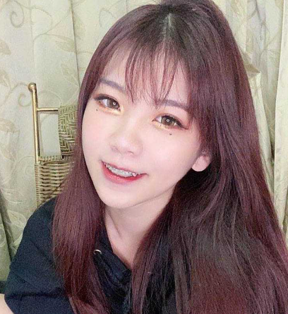 台湾直播带货情趣用品的 牙套妹
