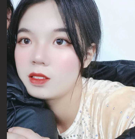 安徽池州卫校清纯女大学生 张芸芸