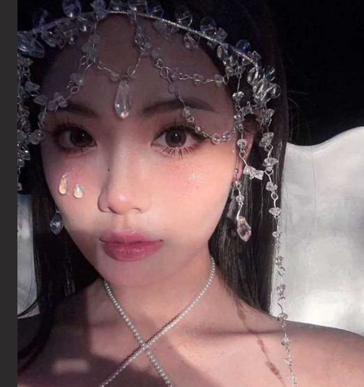 高颜值极品萝莉 身穿女仆装渔网袜