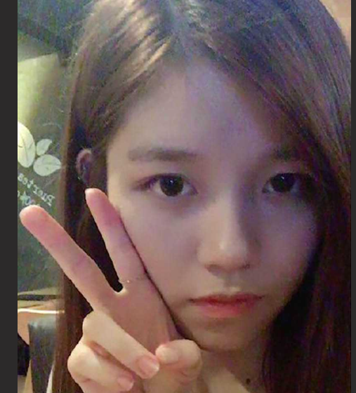 颜值很高的极品大学生妹妹