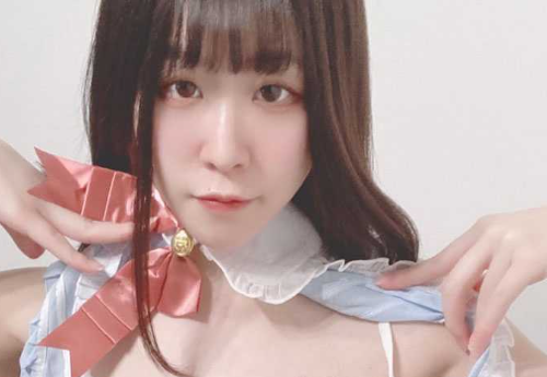 绝美抖M网红 夏美酱 被两名发小骗到酒店