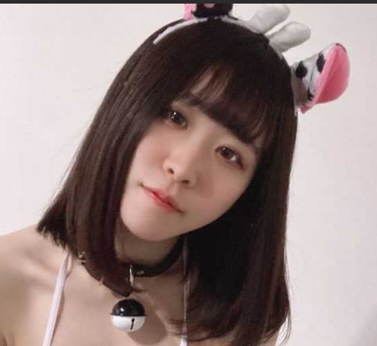 绝美抖M网红 夏美酱 被两名发小骗到酒店