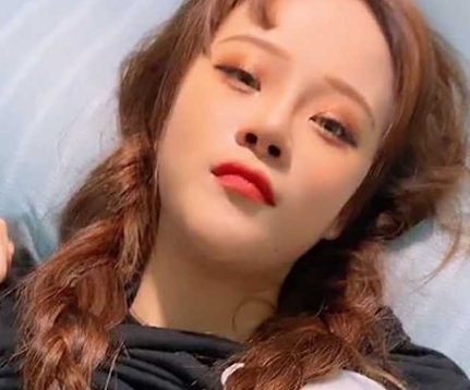 绝美女神级女友沦为渣男拍