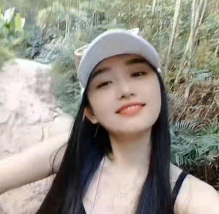 广东佛山00后老师 颜值非常哇塞