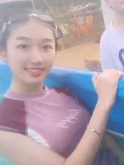 广东佛山00后老师 颜值非常哇塞