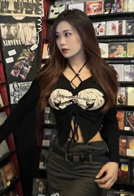群友投稿 第一视角黑丝女学生