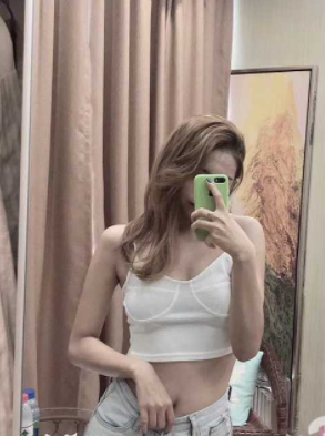 小鲜肉与175CM的高挑长腿女友做