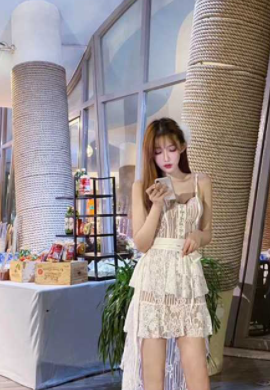 小鲜肉与175CM的高挑长腿女友做