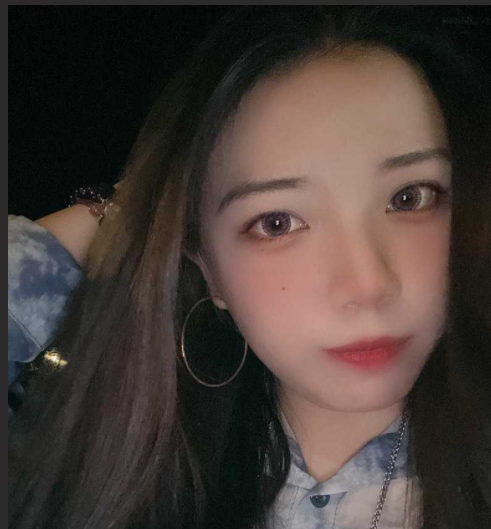刚上大二高颜值美女 被闺蜜嫉妒 偷偷将其和男友之间的