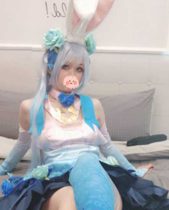 网红COSER 不甜 最新定制私拍 COS王者荣耀公孙离花间舞与小乔纯白花