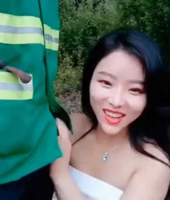 来看看湖南少妇如何现场护林员大叔