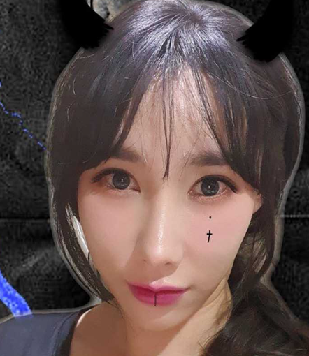 极品网红脸女神 美腿修长身材一流