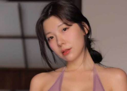 韩国顶级嫩模 李素英