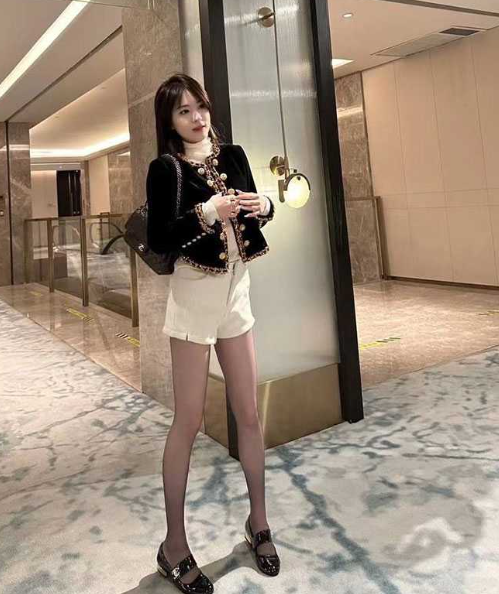 抖音穿搭博主 王格格 绝对完美身材 和假富二代