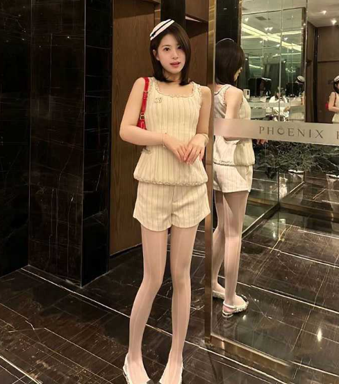 抖音穿搭博主 王格格 绝对完美身材 和假富二代
