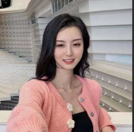 顶级身材高颜值眼镜美少女
