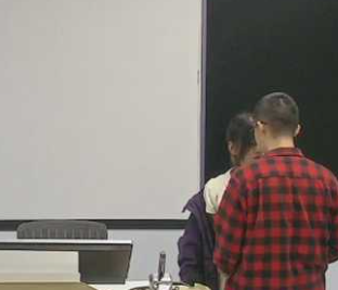 浙江大学教室门！清纯学妹被男友在教室扒