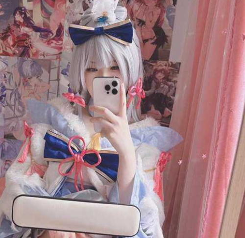 推特少萝福利姬cosplay神里绫华 白丝美腿自拍