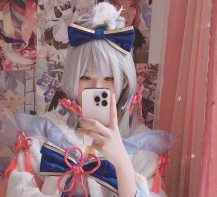 推特少萝福利姬cosplay神里绫华 白丝美腿自拍