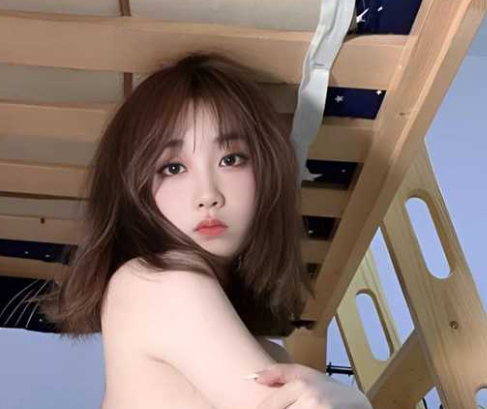 大学生 希希 在女士宿舍