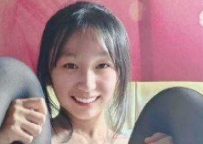 20岁清纯福利姬 1妮