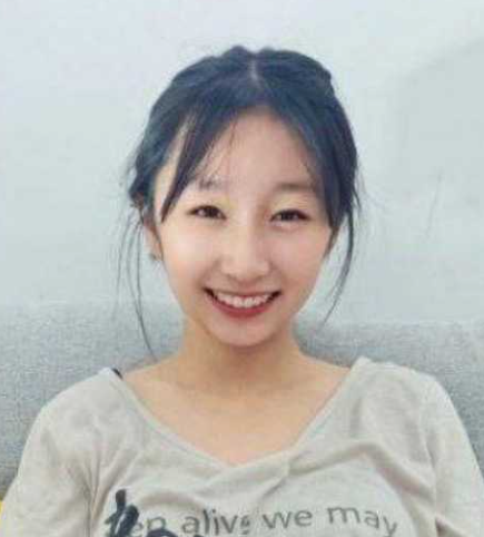 20岁清纯福利姬 1妮
