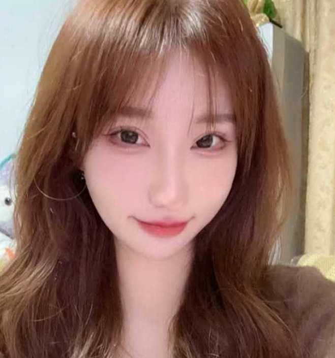 马来西亚读博的反差美女