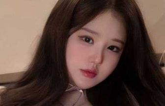 童颜巨反差费炫斐 99年出生的高颜值美少女