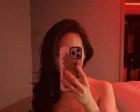 土豪富商包养大二学生妹 李湘
