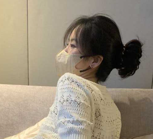 土豪富商包养大二学生妹 李湘