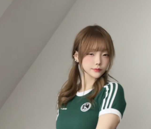 抖音283万粉女网红 19岁韩国留学生ciu7