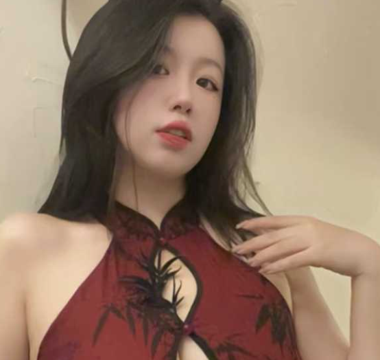 大神民宿偷旗袍美嫂子