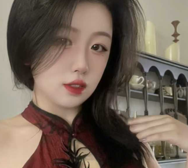 大神民宿偷旗袍美嫂子