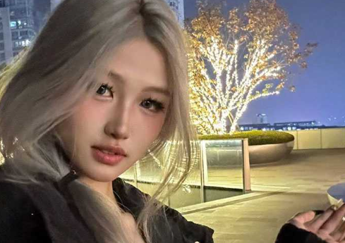 成都18线抖音网红穷途末路下海维生