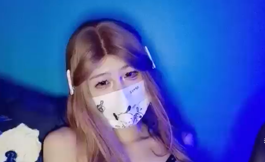 成都18线抖音网红穷途末路下海维生