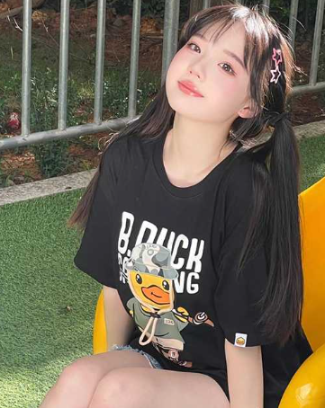 海角清纯表妹被表哥骗到电玩店包房里