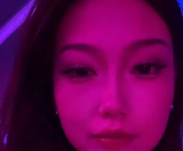 新东方女老师李雯 高颜值性感 私生活混乱脚踏多条船 背着男友和学生