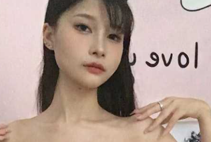 极品清纯学生妹 身材纤细
