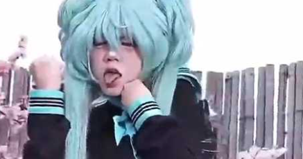 极品小萝莉 miku池甜 直播cos初音未来展示上吊窒息