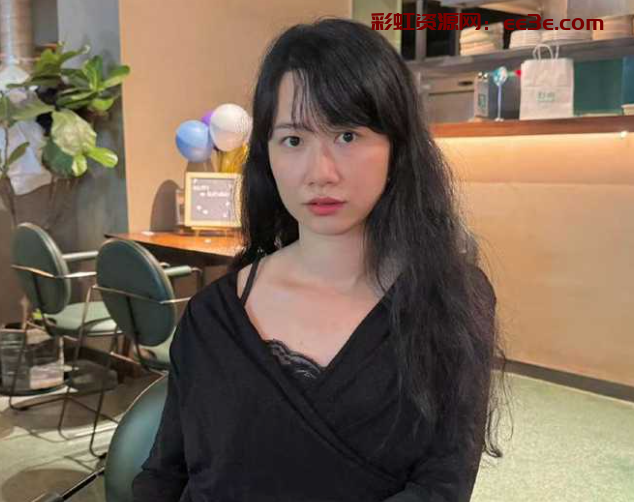 广东极品少妇林嘉玲外表优雅端庄 私下黑丝高跟勾人