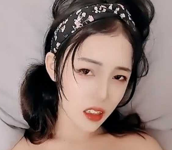 极品小姨子沦陷 高颜值性感尤物解锁